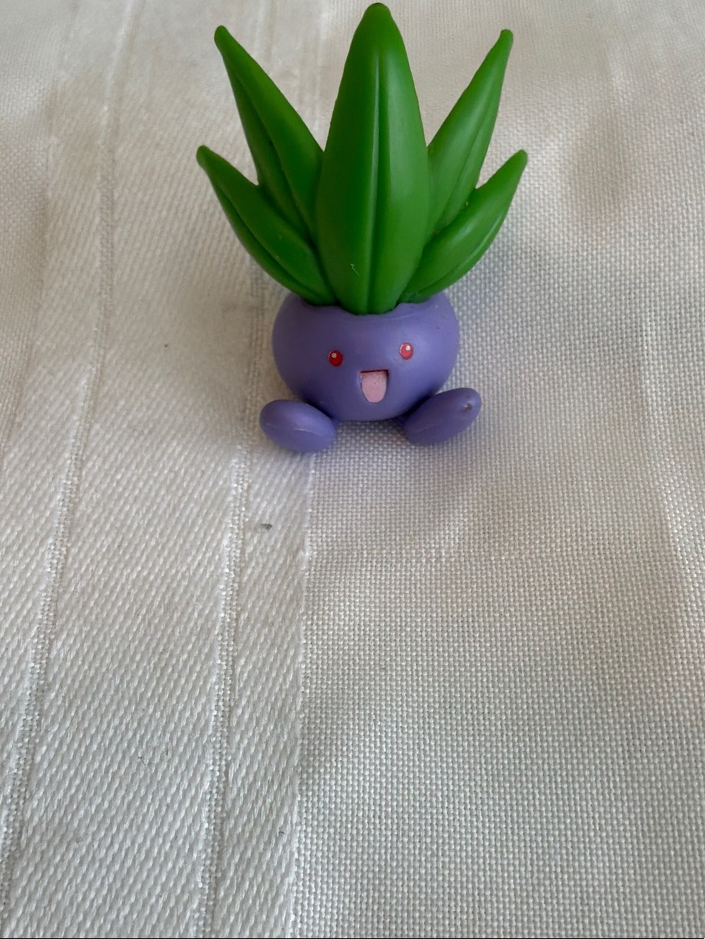 Pok’emon oddish battle figure1.5”